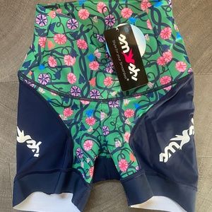 Smashfestqueen Women's High Rise 5" Tri Shorts NWT